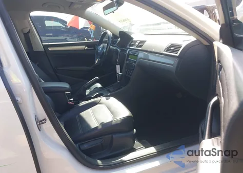 2014 Volkswagen Passat 1.8T Wolfsburg Edition из США, поврежденный, VIN 1VWAS7A35EC025477